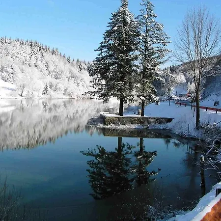 Holiday home Kuca Pink Mrzla Vodica