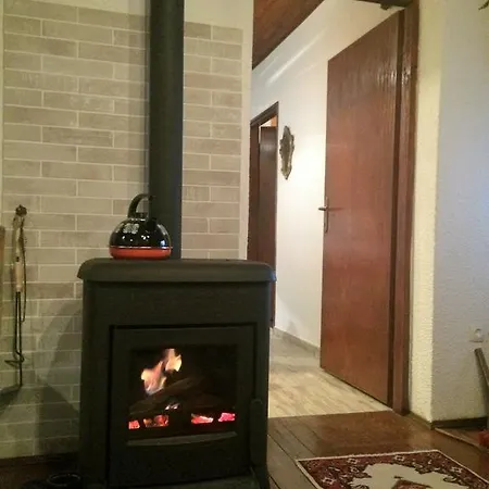 Holiday home Kuca Pink