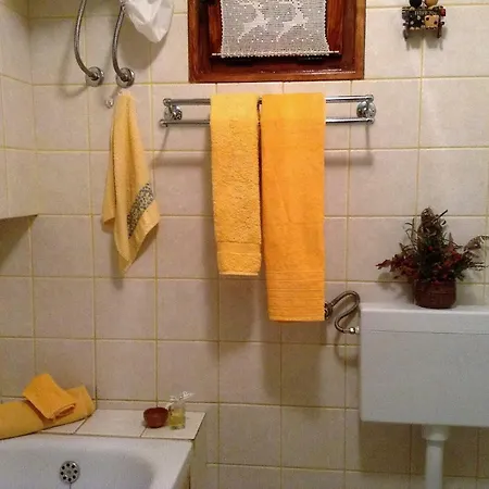 Holiday home Kuca Pink Mrzla Vodica