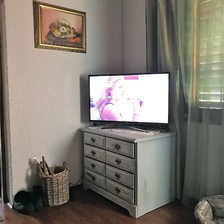 Kuca Pink Mrzla Vodica