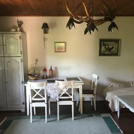 Kuca Pink Holiday home Mrzla Vodica
