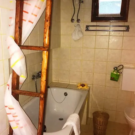 Holiday home Kuca Pink Mrzla Vodica