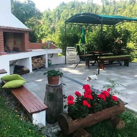 Holiday home Kuca Pink