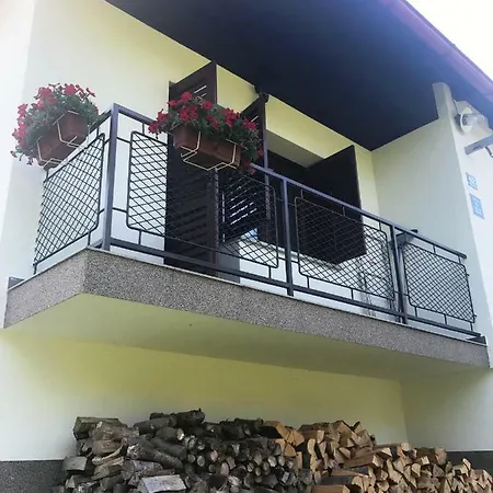 Holiday home Kuca Pink Mrzla Vodica