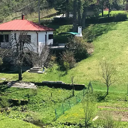 Kuca Pink Vikendica *