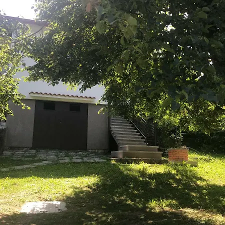 Kuca Pink * Mrzla Vodica