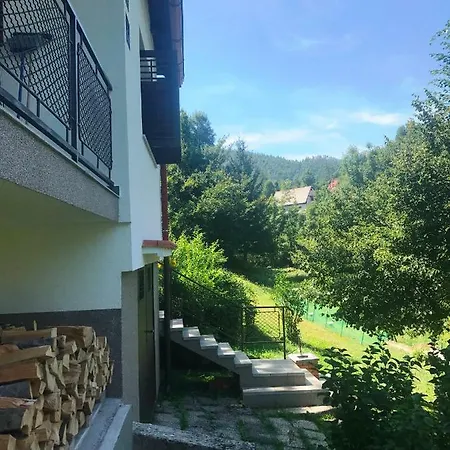 Kuca Pink Mrzla Vodica