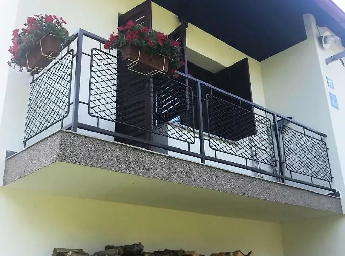 Casa de Férias Kuca Pink Mrzla Vodica
